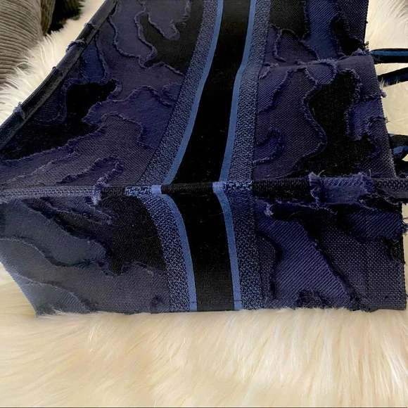 LIKE NEW💯CHRISTIAN DIOR Canvas Embroidered Camouflage Large Book Tote Blue - Picture 8 of 16